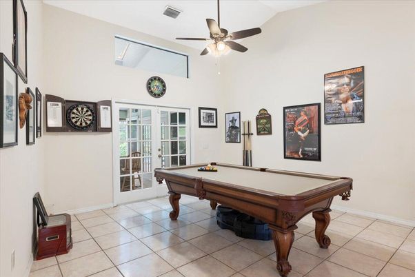 Billiard Table, Game Room, Interior