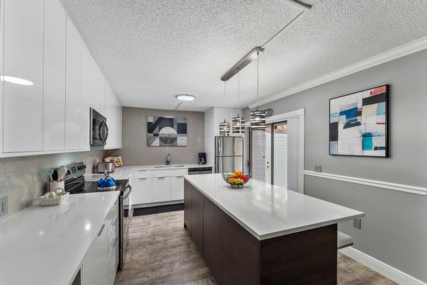 Interior, Kitchen, Pendant Lights, Recessed Lighting, Wood Texture Flooring