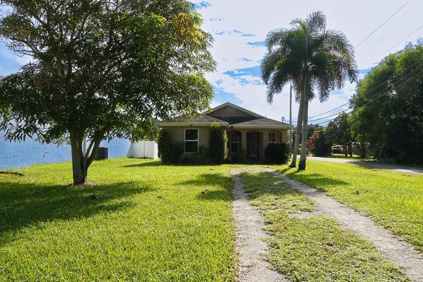 Backyard, Exterior, Water