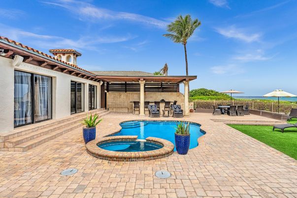 Exterior, Pool