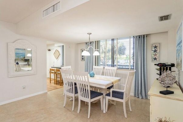 Dining room, Interior, Pendant Lights