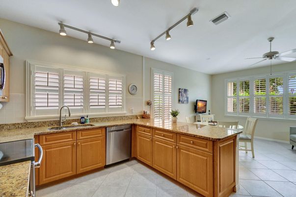 Dining room, Interior, Kitchen, Stainless Steel Appliances