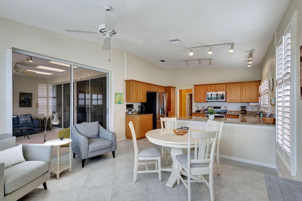 Dining room, Interior, Kitchen, Stainless Steel Appliances