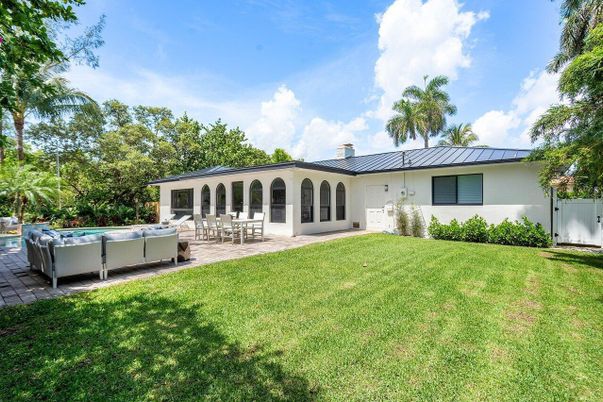 Backyard, Exterior, Hot Tub