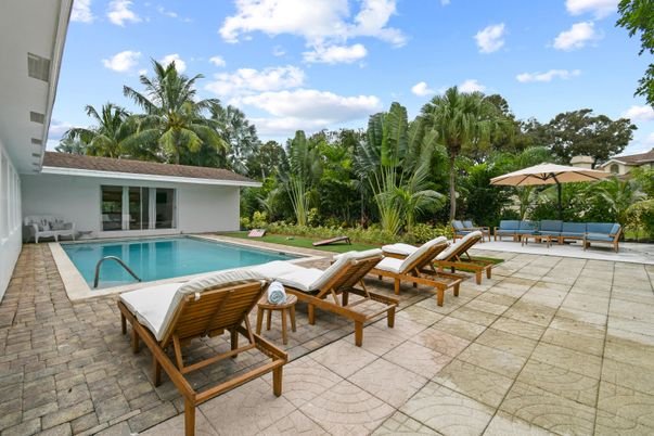 Exterior, Pool