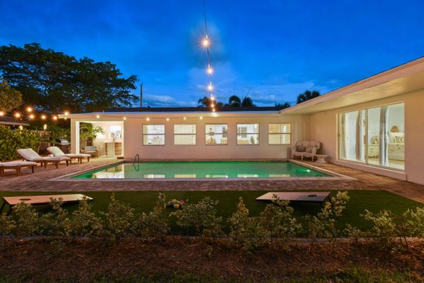 Exterior, Pool