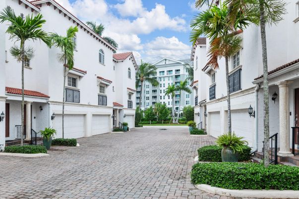 Attached, Exterior, Facade, Spanish Mediterranean