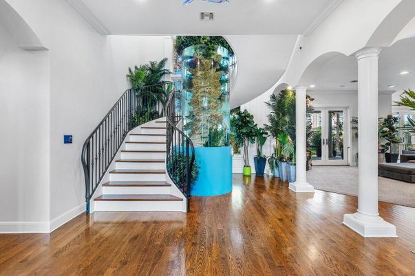 Interior, Recessed Lighting, Wood Texture Flooring