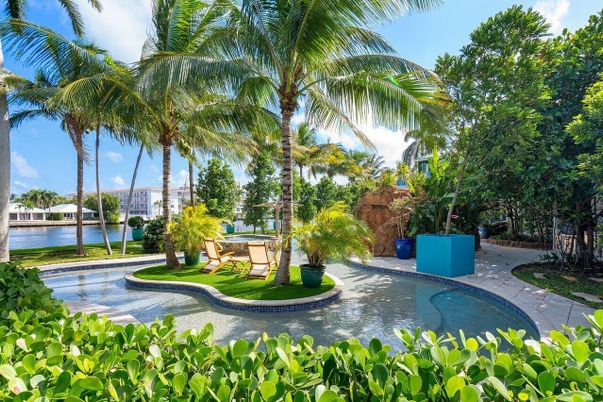 Exterior, Pool, Water