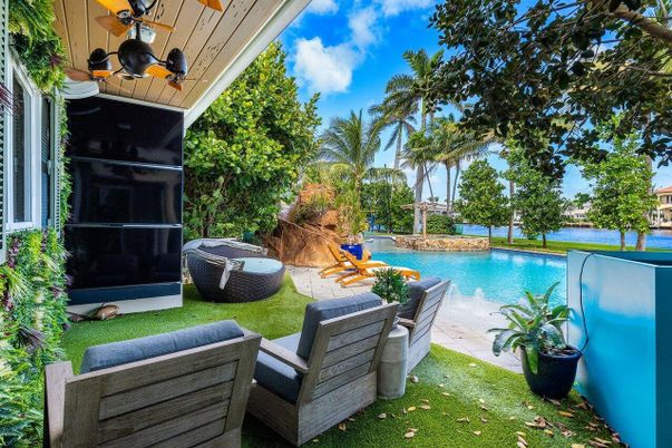 Exterior, Pool, Water