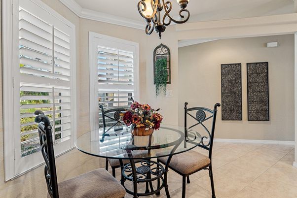Chandelier, Dining room, Interior