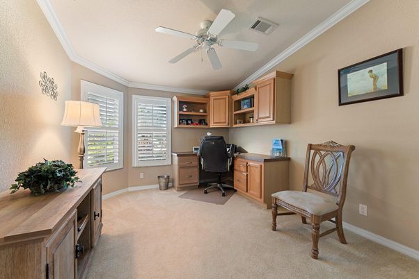 Home Office, Interior