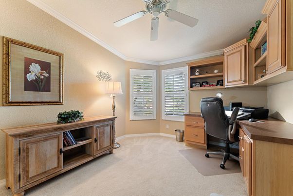 Home Office, Interior