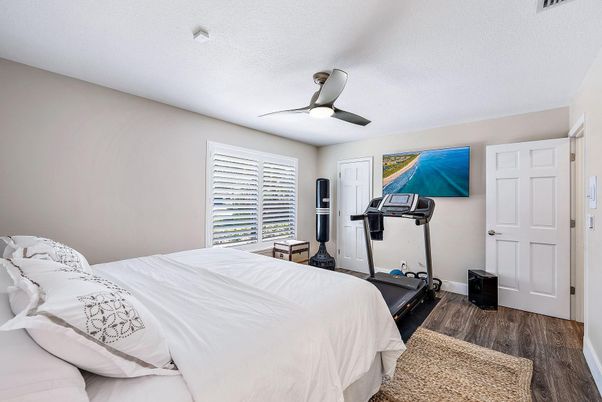 Bedroom, Fitness Equipment, Interior, Wood Texture Flooring