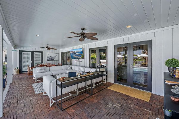 Exterior, Living room, Recessed Lighting