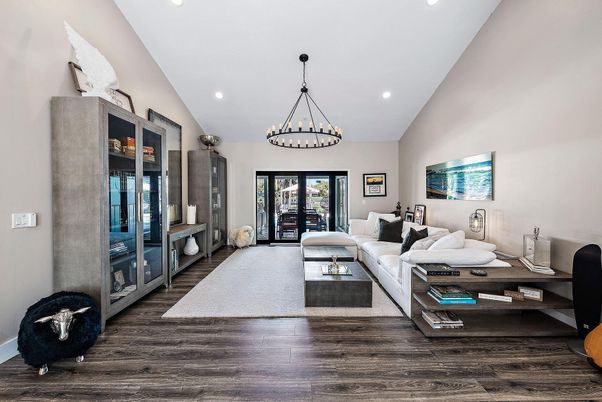 Interior, Living room, Pendant Lights, Recessed Lighting, Wood Texture Flooring
