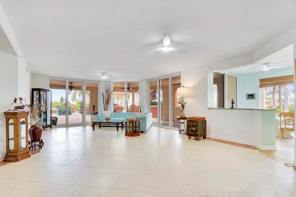 Fireplace, Interior, Living room