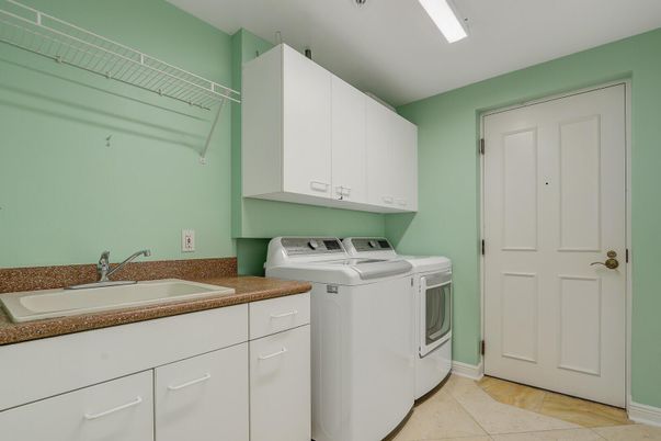 Interior, Washer