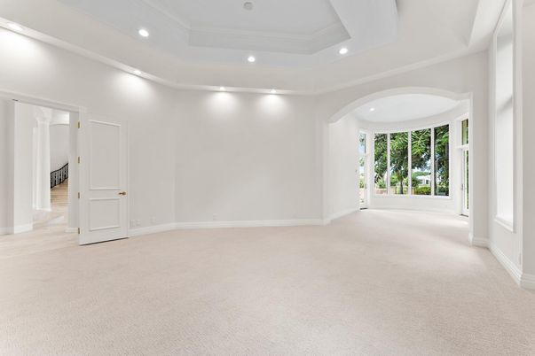 Empty room, Interior, Recessed Lighting