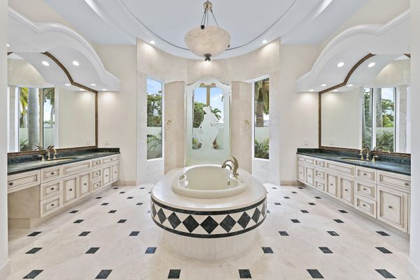 Bathroom, Dual Sink Vanities, Interior, Pendant Lights, Recessed Lighting
