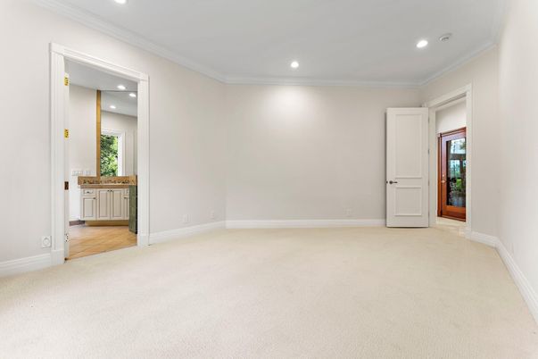 Bathroom, Empty room, Interior, Recessed Lighting