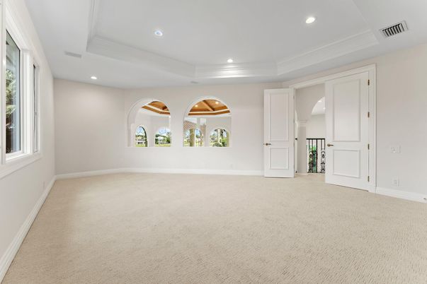 Empty room, Interior, Recessed Lighting