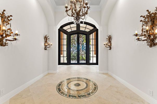 Chandelier, Interior