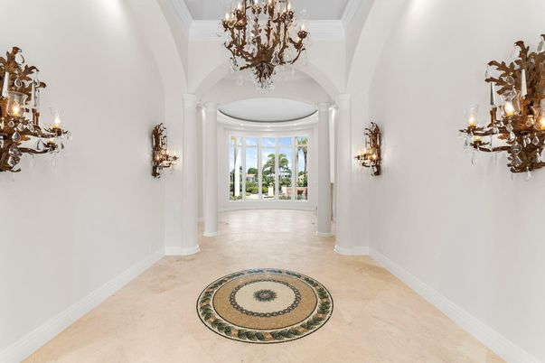 Chandelier, Interior