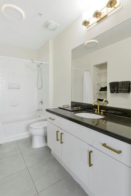 Bathroom, Dual Sink Vanities, Interior, Recessed Lighting
