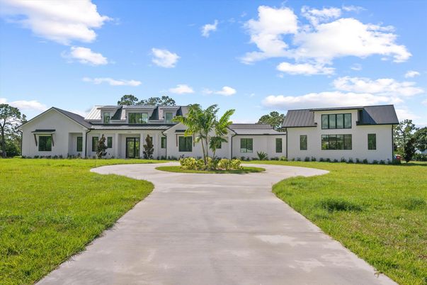 Backyard, Exterior, Facade, Farmhouse