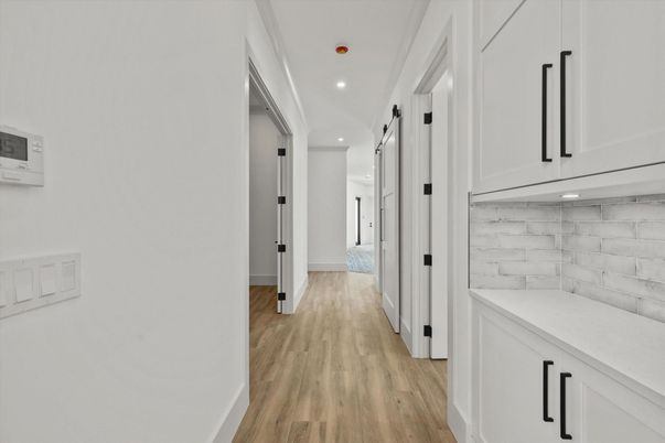 Interior, Recessed Lighting, Wood Texture Flooring
