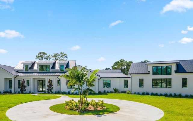 Backyard, Exterior, Facade, Farmhouse