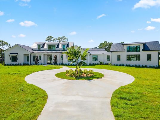 Backyard, Exterior, Facade, Farmhouse