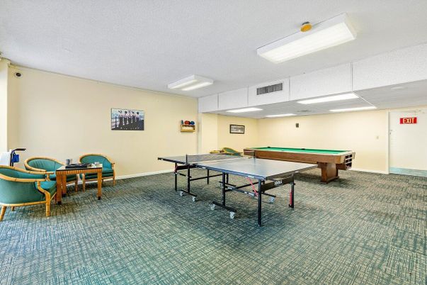 Billiard Table, Game Room, Interior