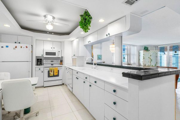 Interior, Kitchen, Recessed Lighting