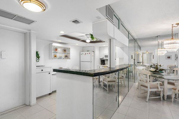 Chandelier, Dining room, Interior, Kitchen, Recessed Lighting