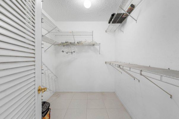 Interior, Walk-in Closets