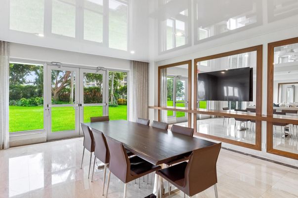 Dining room, Interior, Recessed Lighting