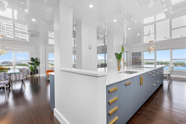 Interior, Kitchen, Recessed Lighting, Water, Wood Texture Flooring
