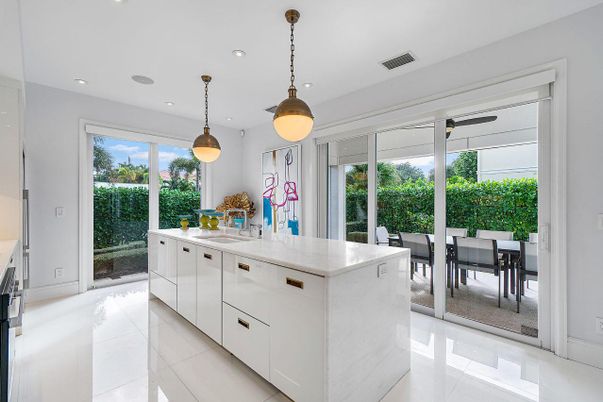 Dining room, Interior, Kitchen, Pendant Lights, Recessed Lighting