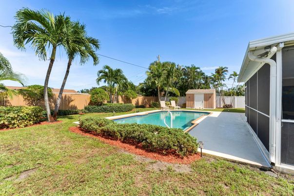 Backyard, Exterior, Pool