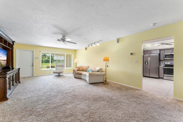 Interior, Kitchen, Living room, Stainless Steel Appliances