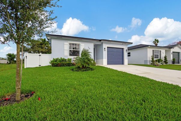 Attached, Backyard, Exterior, Facade, Ranch