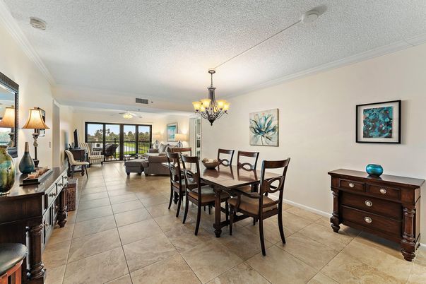 Chandelier, Dining room, Interior, Living room