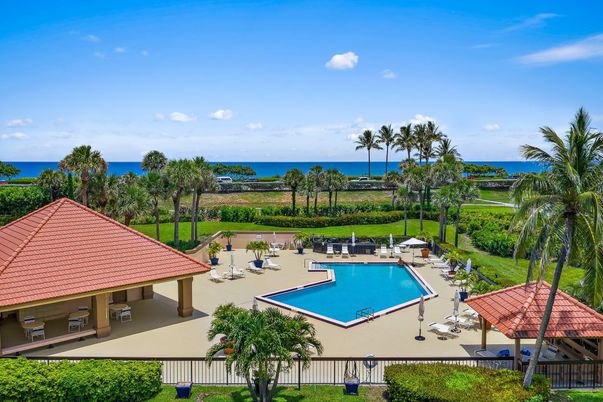 Exterior, Pool, Water