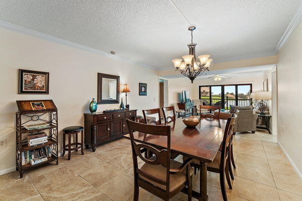 Chandelier, Dining room, Interior, Living room