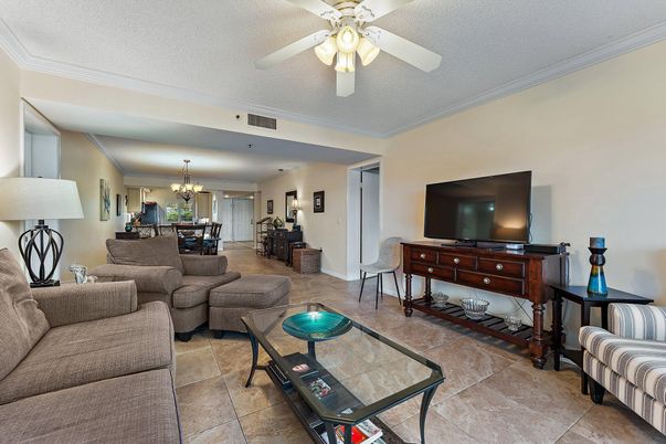 Chandelier, Dining room, Interior, Living room