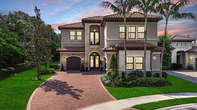 Exterior, Facade, Mediterranean