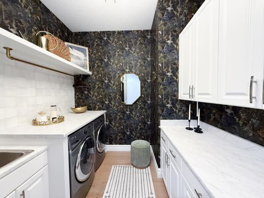 Interior, Washer, Wood Texture Flooring