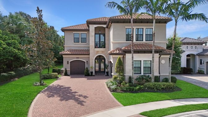 Exterior, Facade, Mediterranean